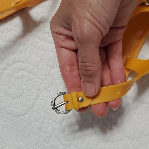 Michael Kors Beach Thong - Picture 3 of 5